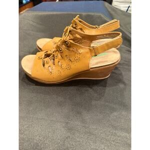 Baretraps Natasha wedges